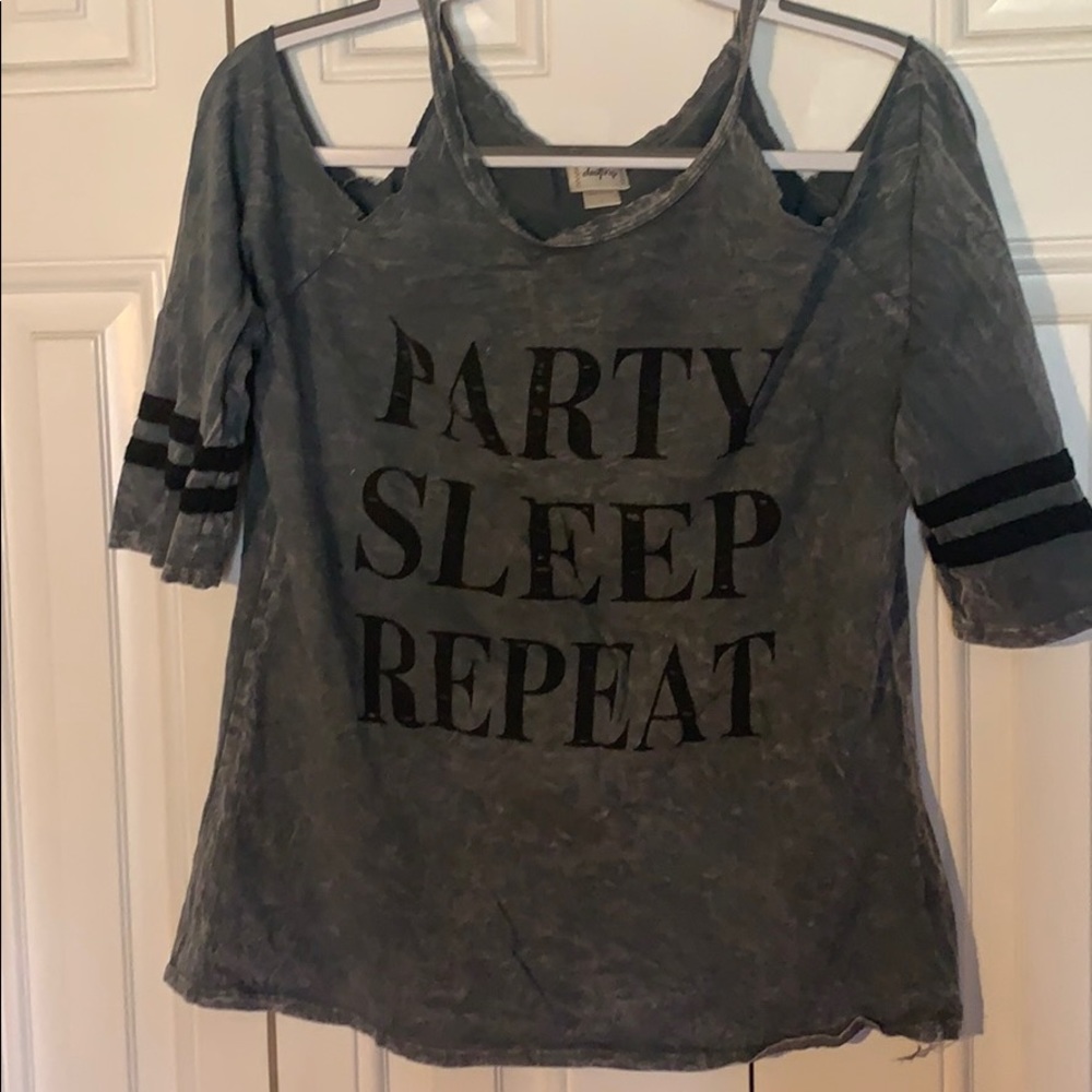 Daytrip cold shoulder 3/4 sleeve top
